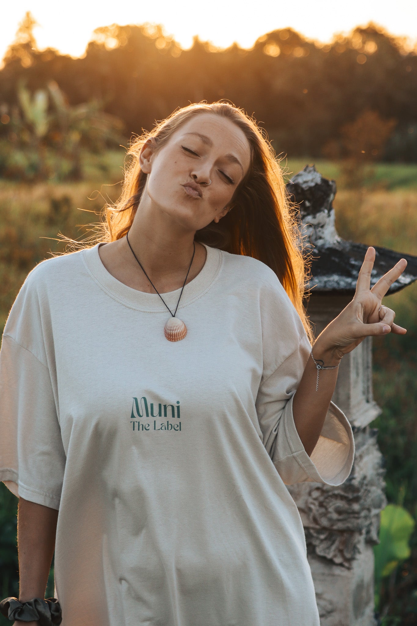 OVERSIZED TEE