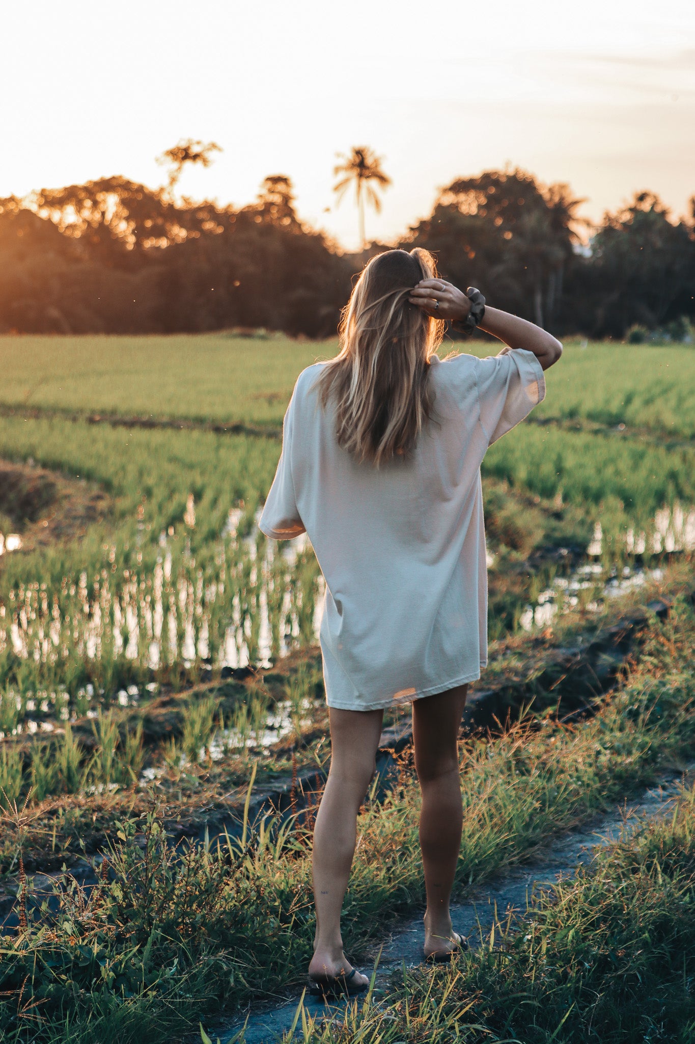 OVERSIZED TEE