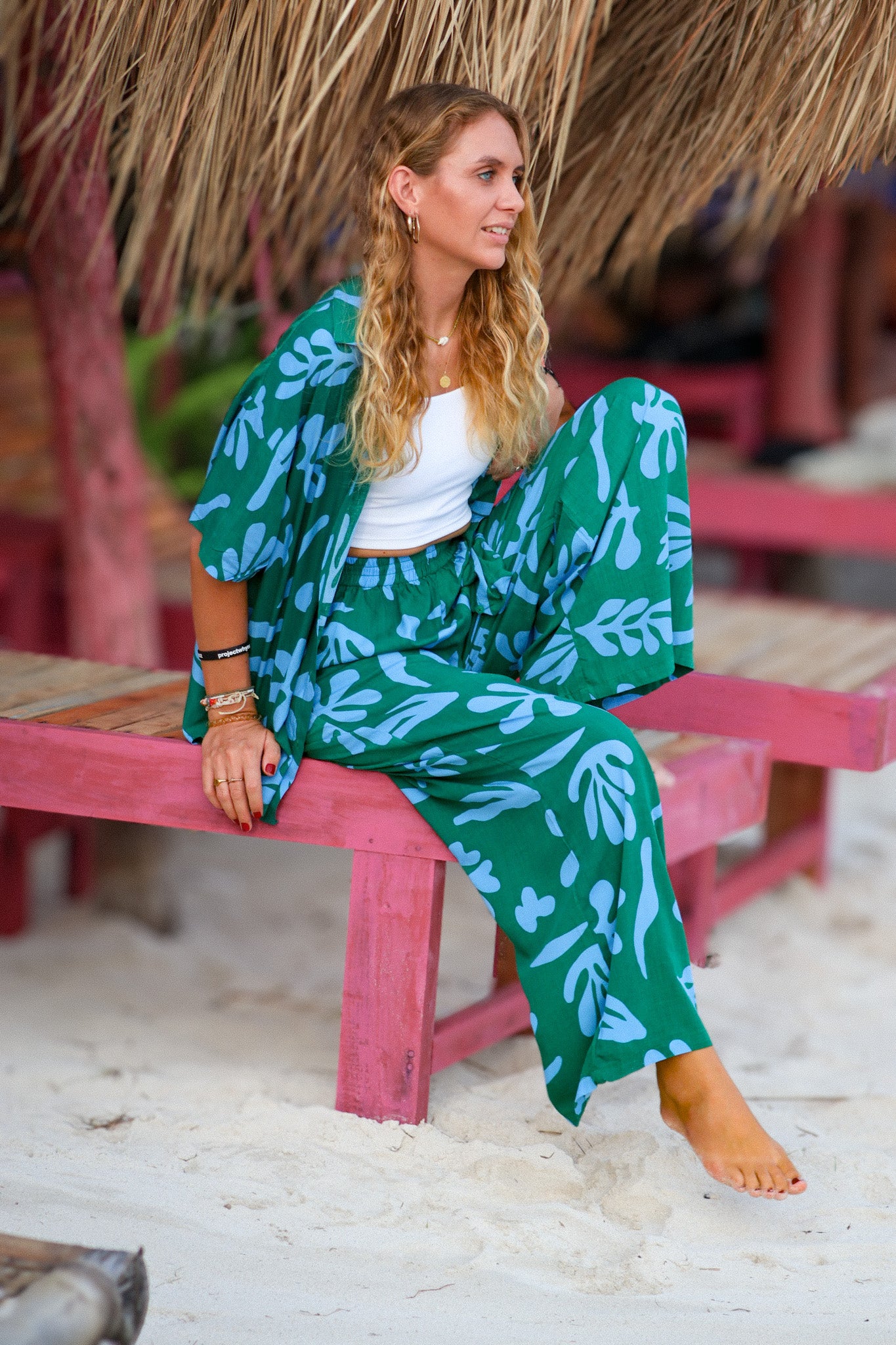 De lange broeken met print van Muni The Label zijn stijvol, elegant en bijzonder comfortbalen. En gemaakt op Bali!